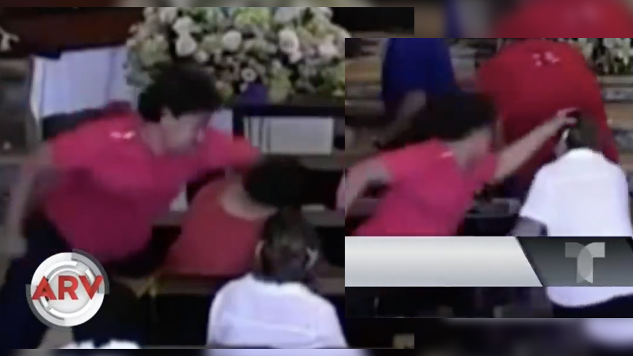 En Plena Misa Hombre Le Entra A Golpes A Dos Mujeres