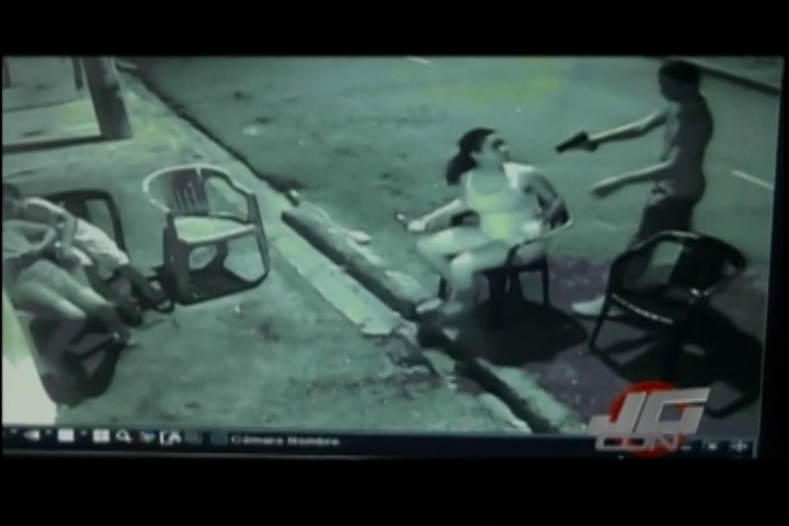 Atraco A Mano Armada En Colmado De Los Reyes