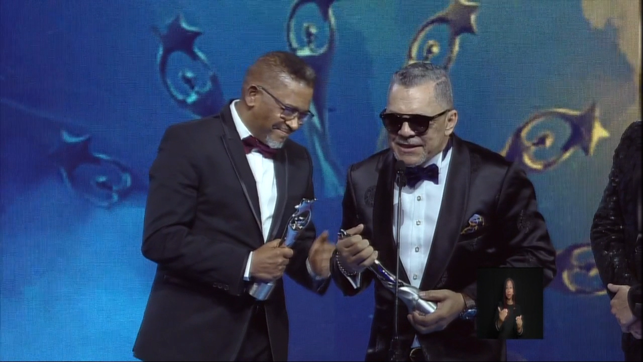 Los Hermanos Rosarios Ganan En El Renglón Espectáculo Del Año En Premios Soberano 2019