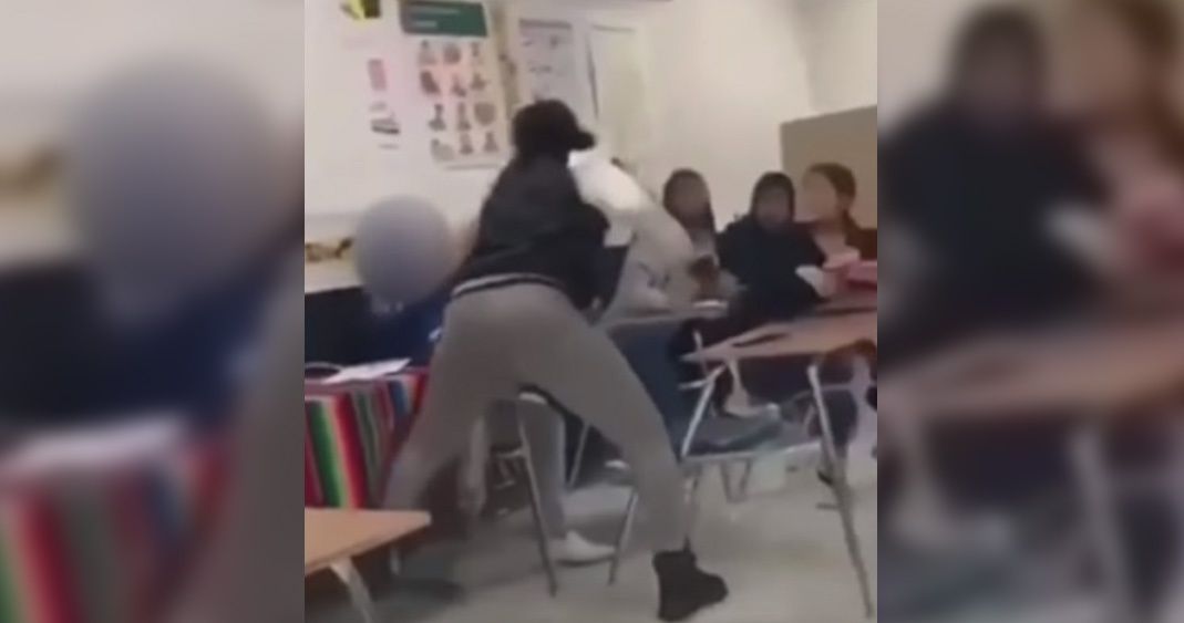 Maestra Sustituta Es Arrestada Luego De Que Golpeara En El Rostro Un Estudiante En Texas