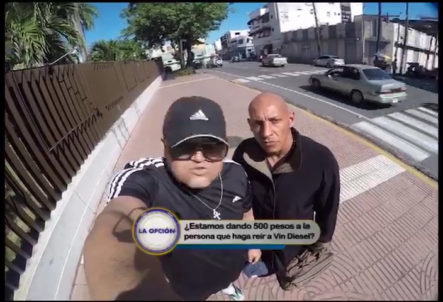En La Calle Con Manolay: 500 Pesos A La Persona Que Haga Reir Al Vin Diesel Dominicano