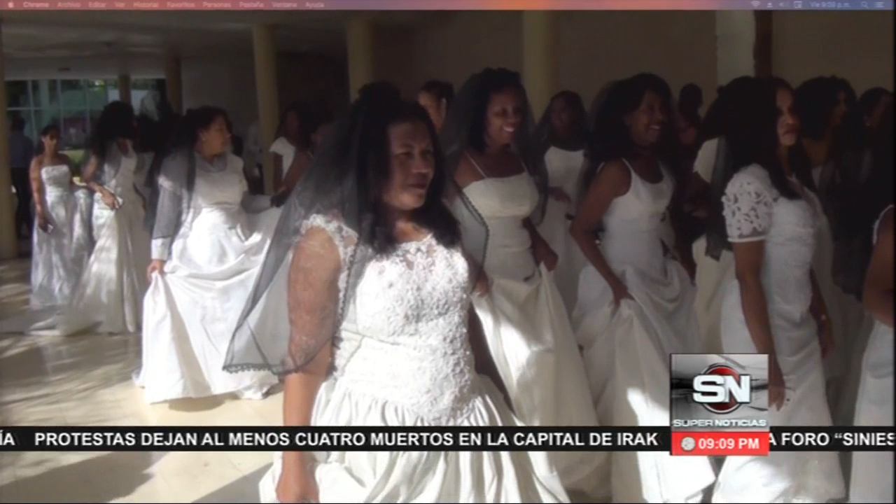 Como Cada Año Varias Mujeres Marchan Vestidas De Novia En Contra De La Violencia A La Mujer