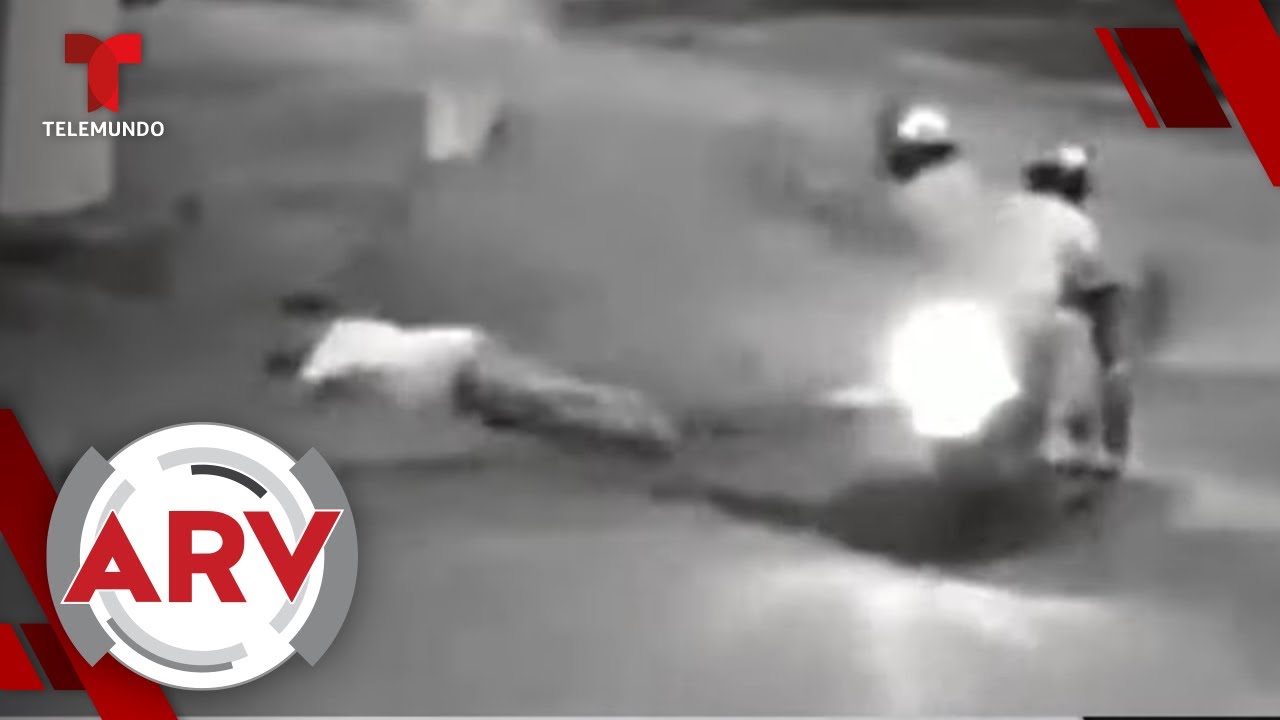 Hombre Rueda Por El Suelo En Su Intento Para Escapar De Unos Sicarios