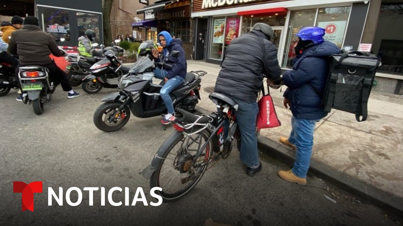 Unos 60,000 Repartidores De Comida En Nueva York Se Beneficiarán Del Aumento En El Salario Mínimo