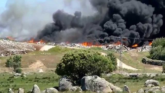 Fuerte Incendio En El Vertedero De Duquesa