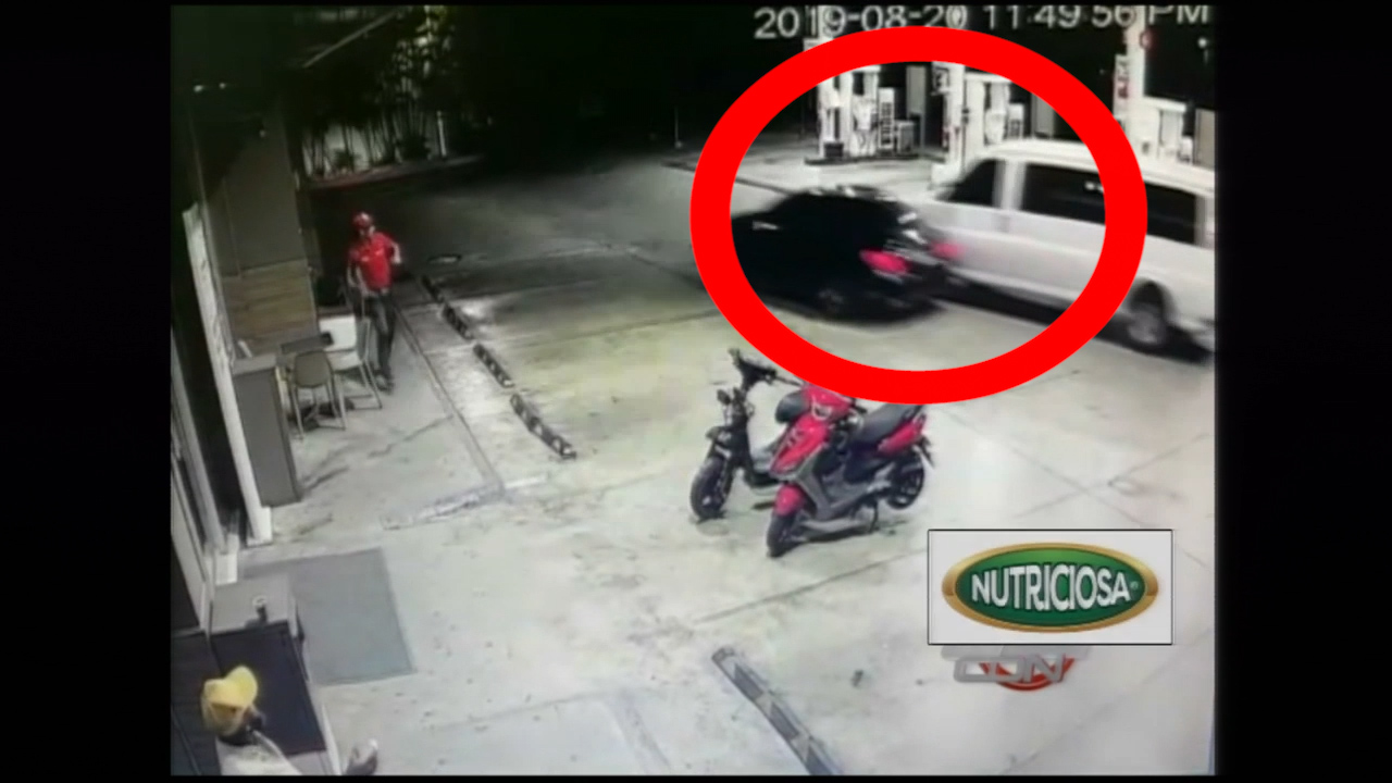 Miembros De La DNCD Confunden Y Apresan Pareja De Esposos, En La Clínica Unión Médica.