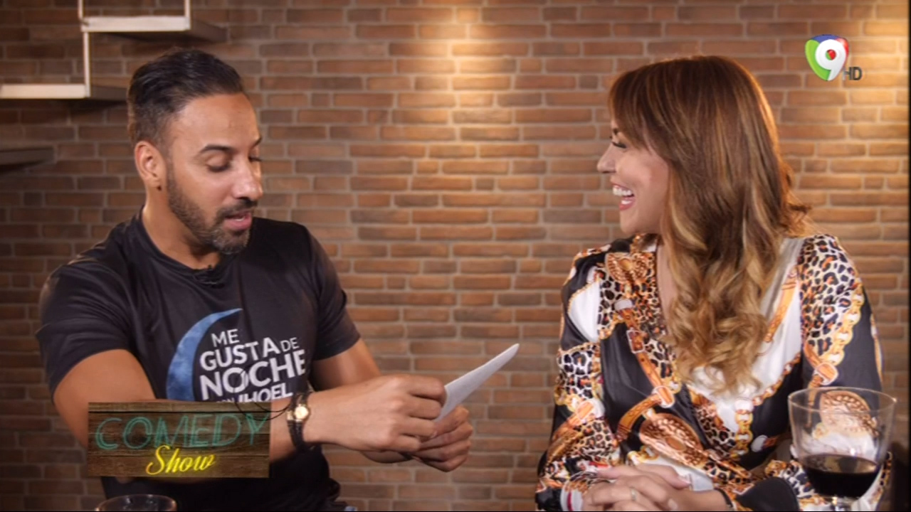 Magnolia Kasse En El Comedy Show De Me Gusta De Noche