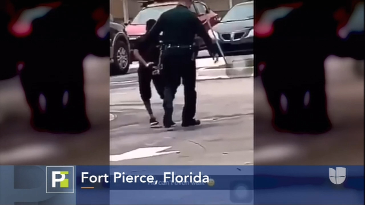 Impactantes Imágenes De Policía Agrediendo Menores Estudiantes