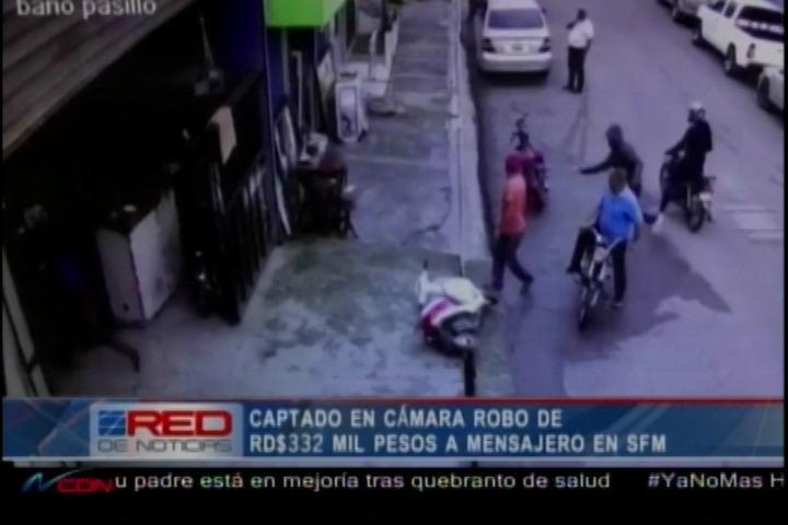Captado En Cámara Cuando Dos Atracadores Le Roban 332 Mil Pesos A Un Mensajero En San Francisco De Macorís