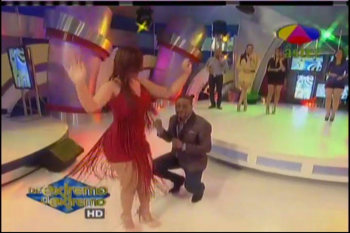 Michael Miguel Pone A Prueba A Las Nuevas Presentadoras