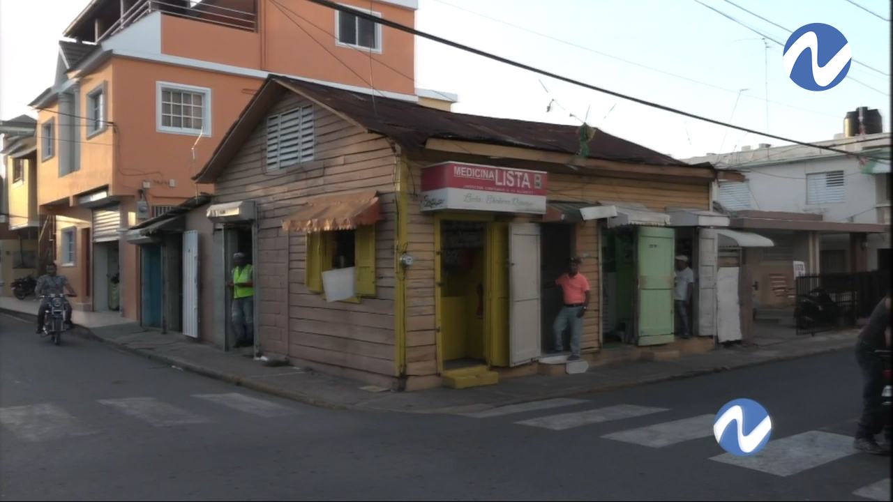 Nuria Piera: Aún Con Los Esfuerzos, Moca Continúa La Venta De Medicamentos Sin Regulación