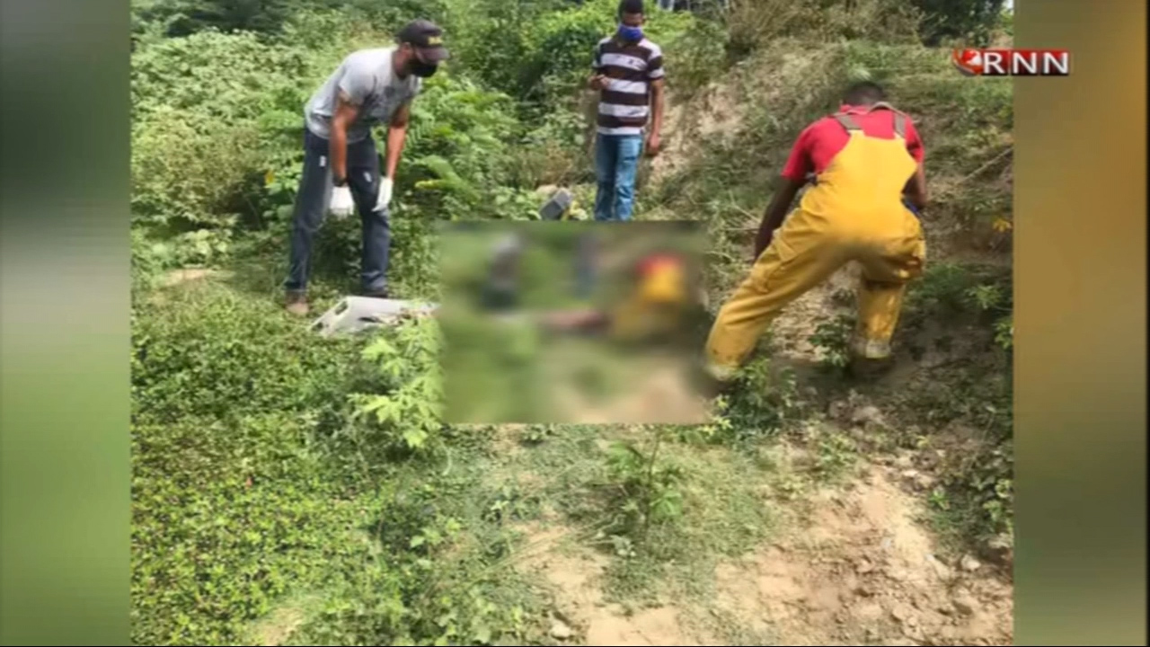 Esposado Y Con Dos Block Atado Sacan Cadáver Que Fue Lanzado A Canal 