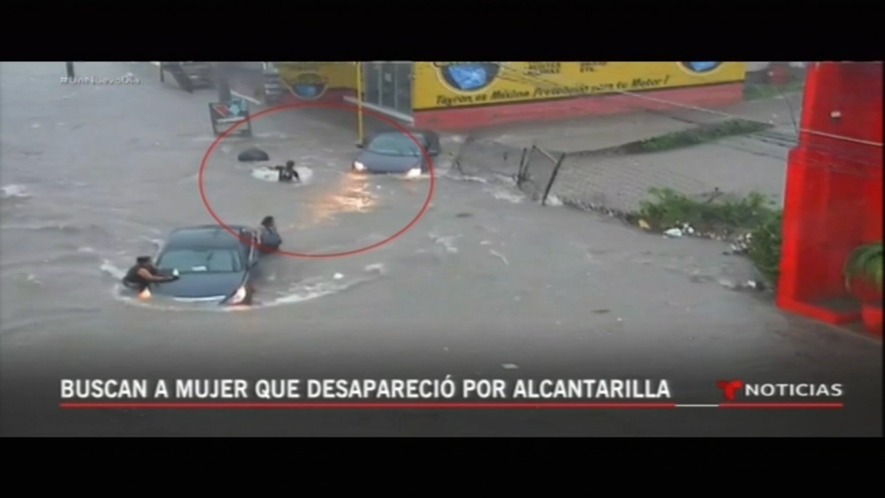 Buscan A Mujer Que Desapareció Por Alcantarilla