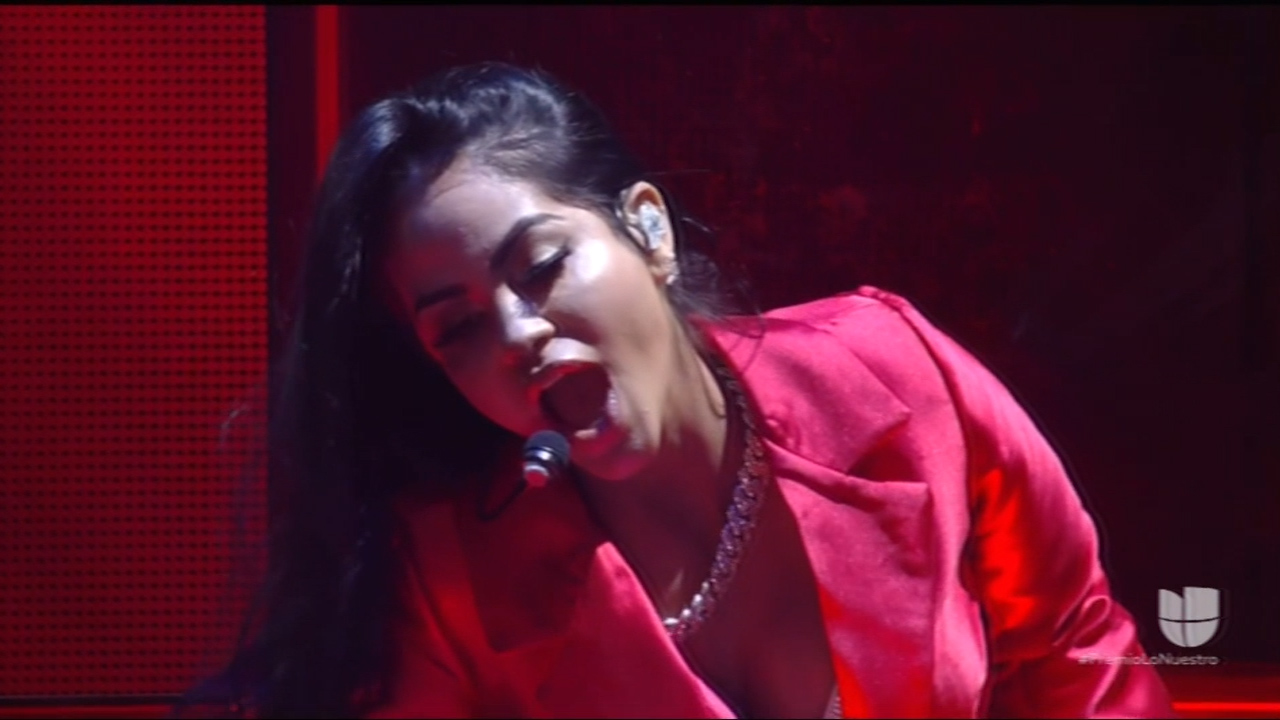 Presentación De Natti Natasha En Premio Lo Nuestro 2019