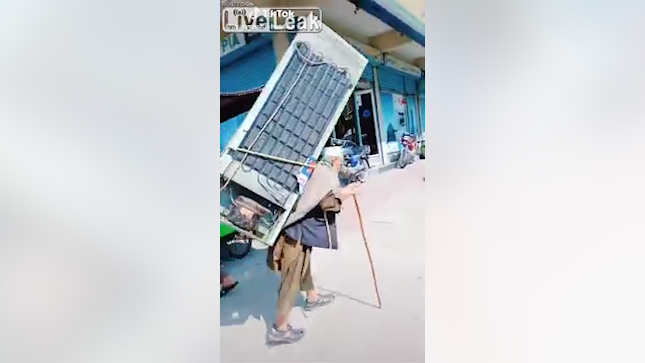 Viejo Pero No Débil