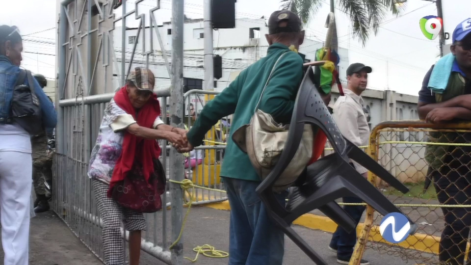 Foto-crónica: Entre La Política Y La Virgen De La Altagracia