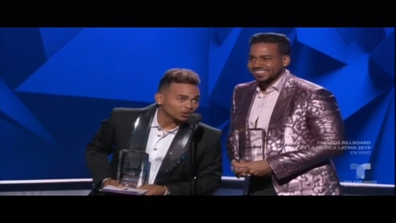 Romeo Y Ozuna Se Llevan Billboard A La Canción Tropical Del Año