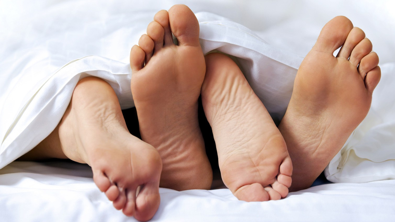 ¿Pueden Dos Amigos Tener SEXO Y Que Todo Siga Igual? | RedActivos