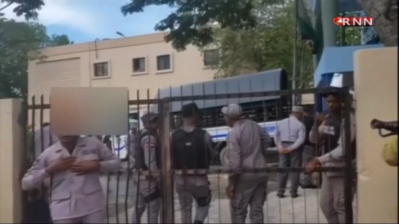 Chocan Reclusos De Bandas Diferentes