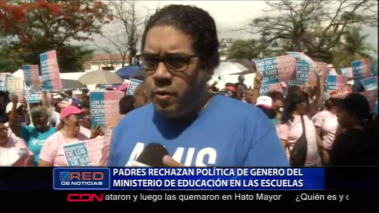 Cientos De Padres Rechazan La Integración De La Política De Género En El Currículo Escolar Frente Al Ministerio De Educación Y Santiago