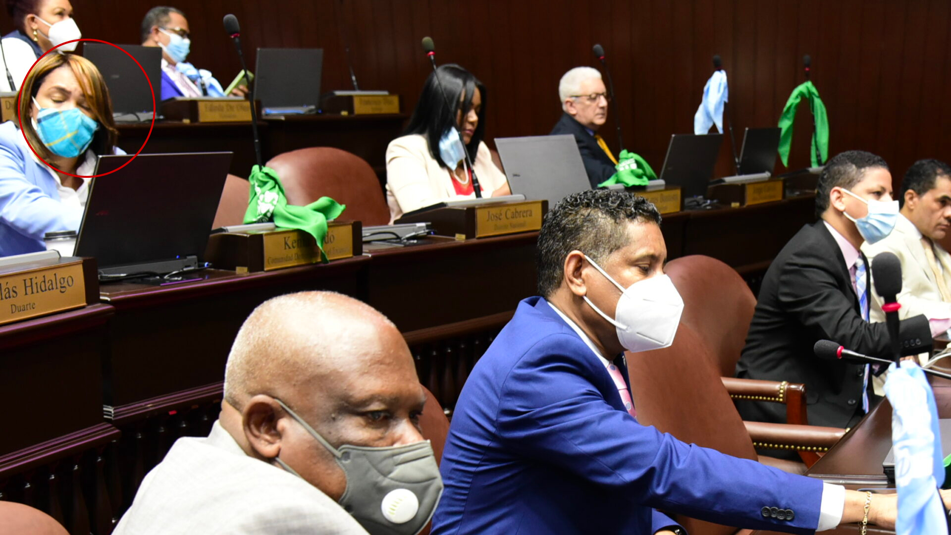 Periodista Dice Que Los Diputados No Hacen Nada. ¡Mira Lo Que Propone!