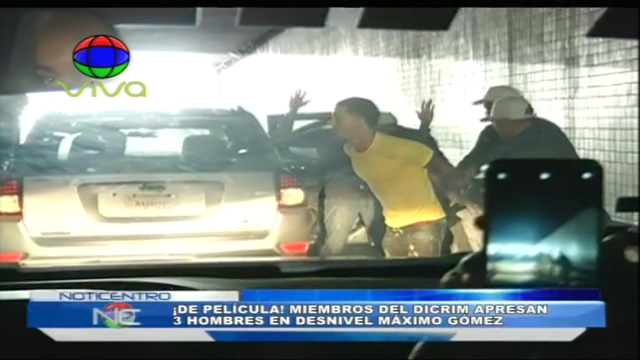 De Película Miembros Del DICRIM Apresaron 3 Hombres En Desnivel De La Máximo Gómez