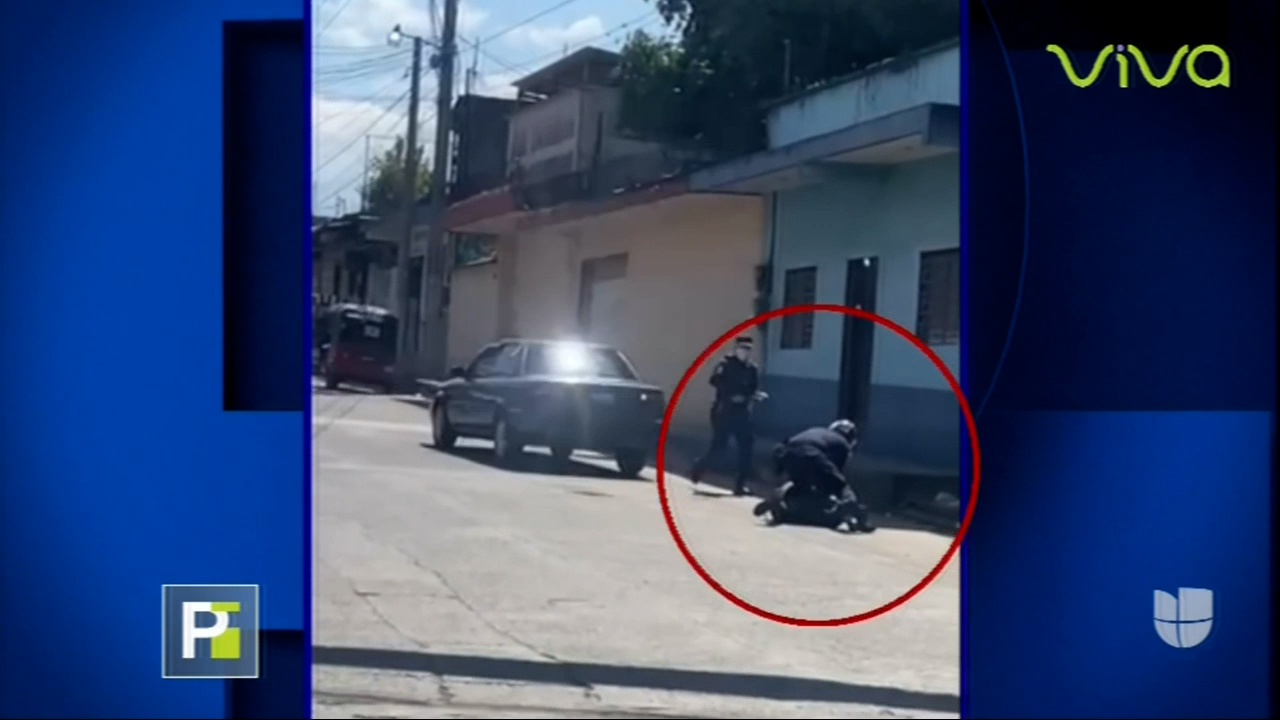Hombre Enfurecido Choca Un Policía Y A Su Amigo Para Evitar Ser Arrestado