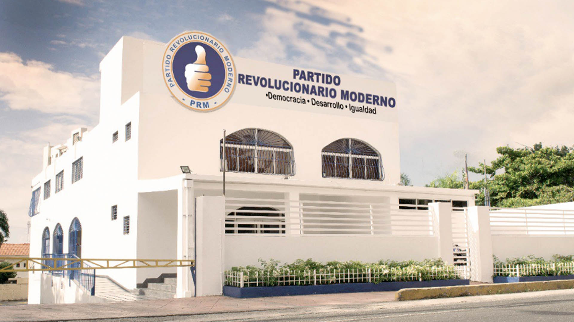 Denuncian Que “el PRM Barre Instituciones Violando La Ley”