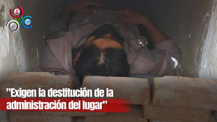 Trabajadores De Un Cementerio Se Entierran Como Forma De Protesta En Bolivia