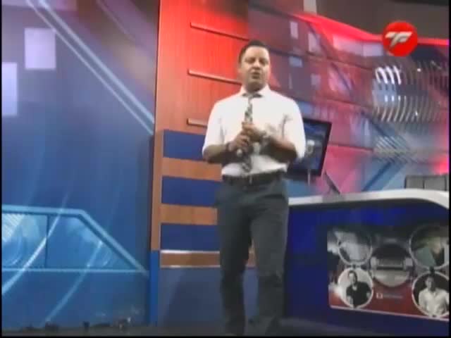 Robert Sánchez Defiende Al Padre Rogelio