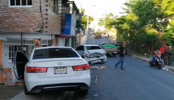 Cuatro Heridos Es El Saldo De Un Accidente Múltiple En Sánchez De Samaná