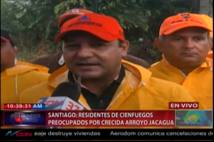 El Alcalde Abel Martínez Dando Asistencia En Santiago Durante El Paso Del Huracán Irma