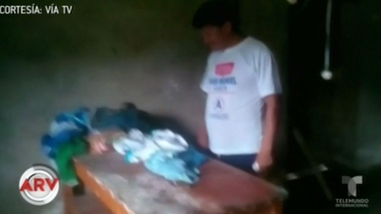 ¡INCREÍBLE! Lo Creían Muerto, Llegó A Su Casa Y Lo Estaban Velando