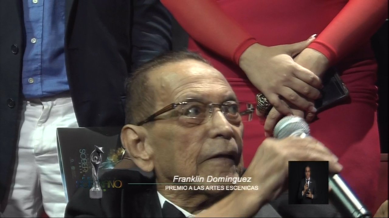 Franklin Dominguez Le Otorgan Premio A Las Artes Escenicas En Premios Soberano 2019