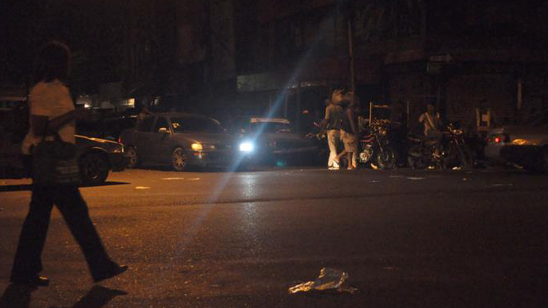 El Desastre De Los Vehículos Sin Luz En El País