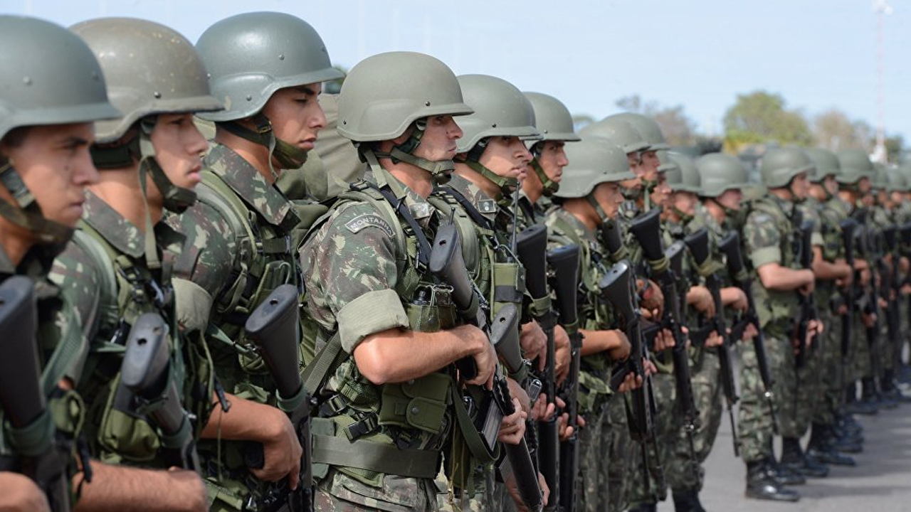 Cerca De Mil Soldados Donan Sangre Para Combatir El Coronavirus En Brasil