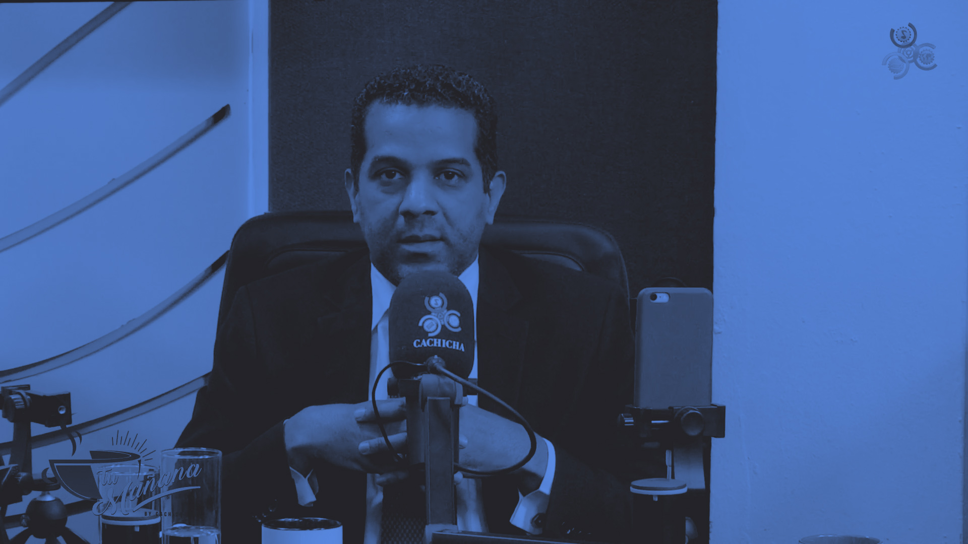 Hay Un Complot En El Sistema Institucional