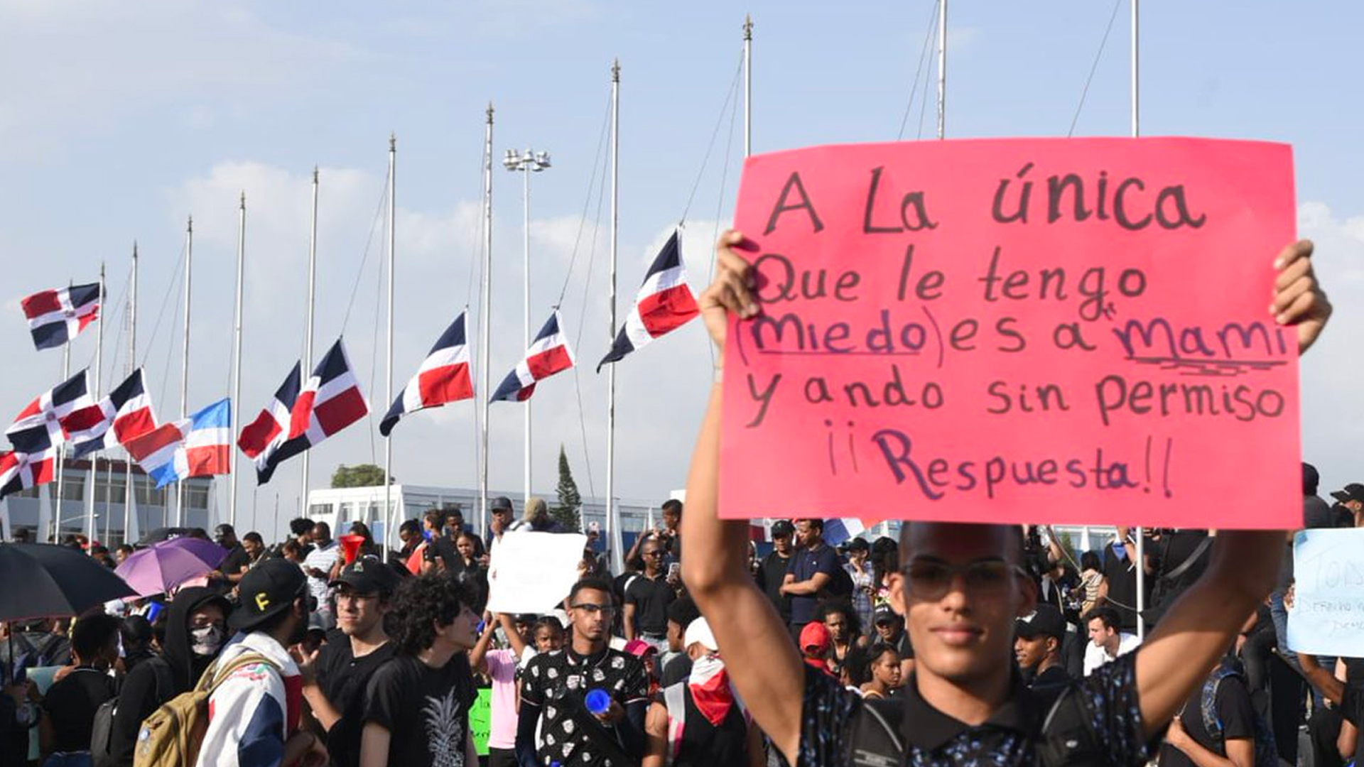 Fuertes Protestas Por El Toque De Queda. Periodista Propone Que Ya Está Bueno