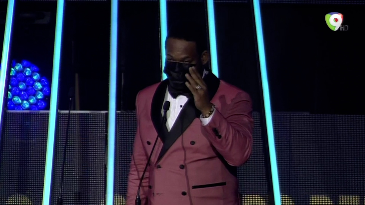 Yiyo Sarante Gana Premio A Salsero Del Año En Premios Soberano 2021