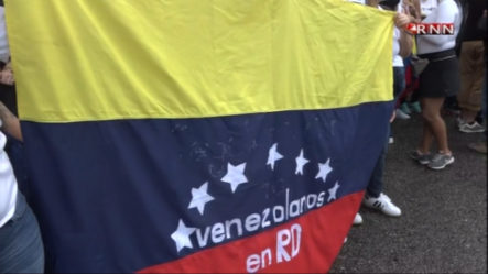 Embajada Venezolana En El País Fue Objeto De Protesta A Favor Y En Contra Del Gobierno De Maduro