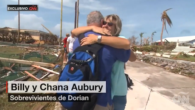 Una Pareja Se Reencuentra Tras El Paso De Dorian En Ábaco