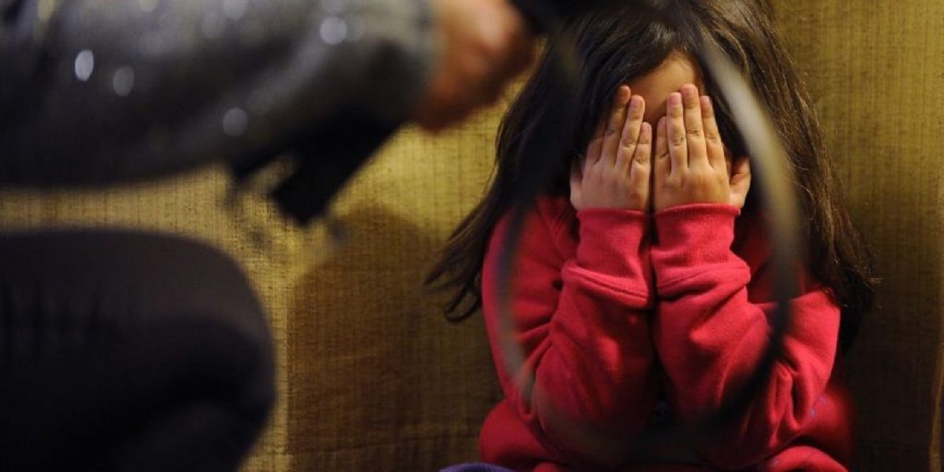 Encuentran A Una Niña Tirada En Unos Matorrales Con Signos De Violación
