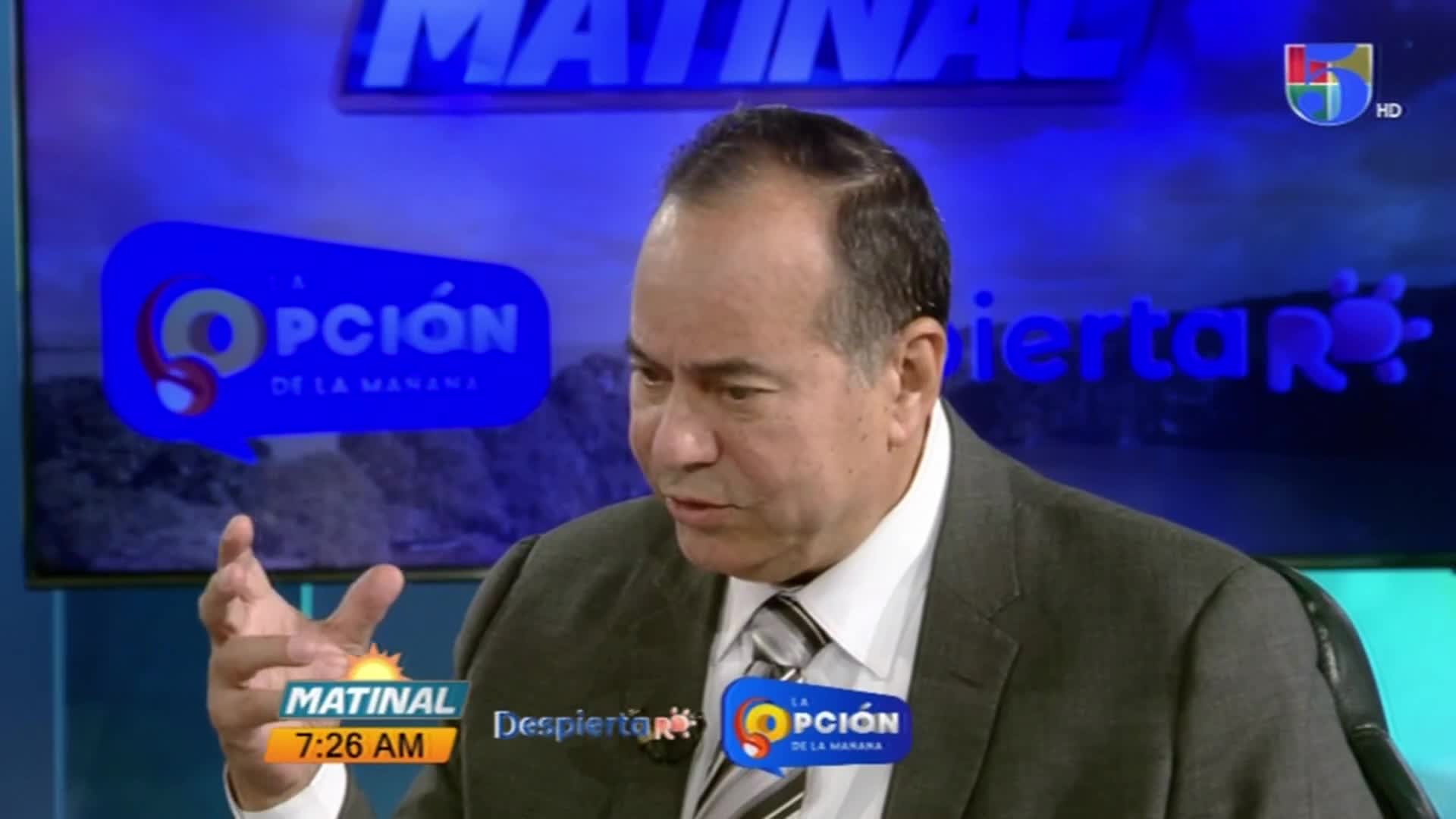 Ministro De Educación Dice Que Leonel Se Equivocó Y Solo Repitió Lo Que Escuchó Como Un PAPAGAYO