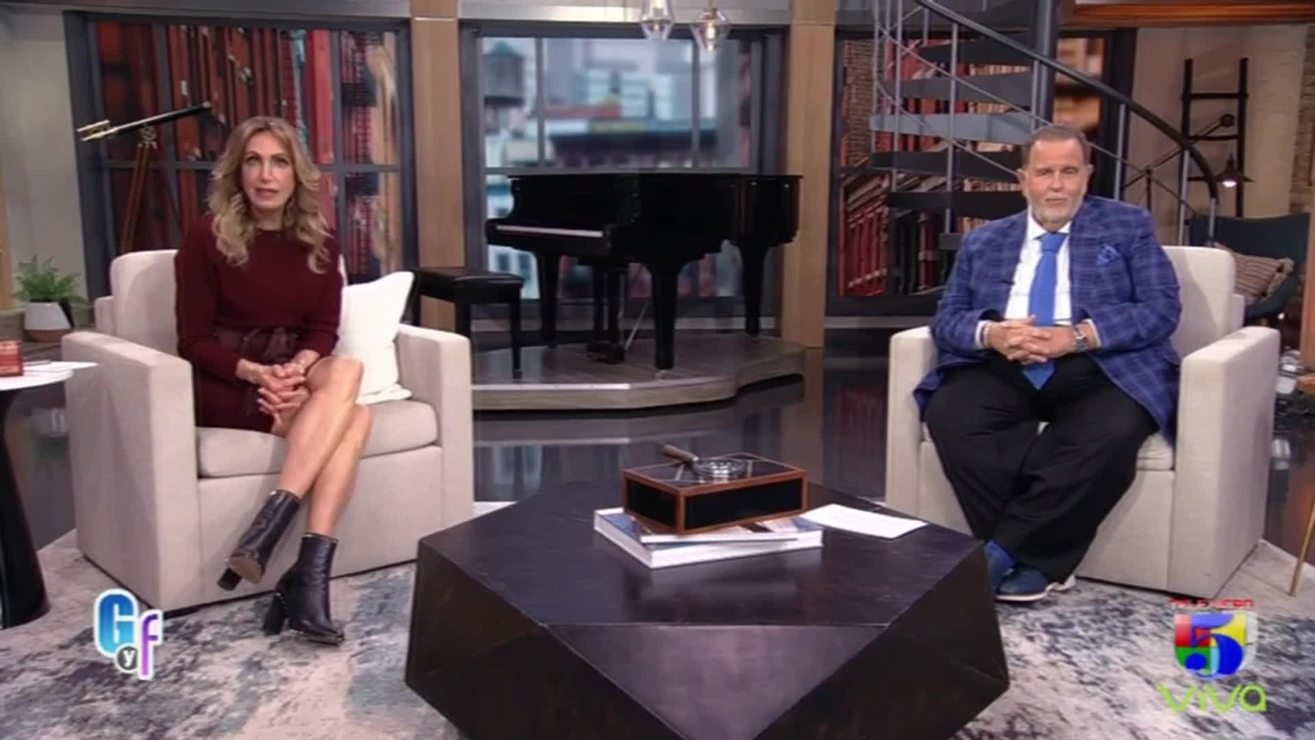 Gerard Piqué Y Clara Chia Se Dejan Ver Por La Prensa MUY ENAMORADOS