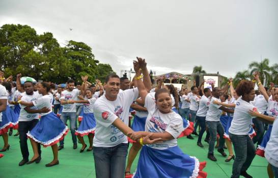 ¡Hemos Vencido A Rusia! Record Guinness En Merengue
