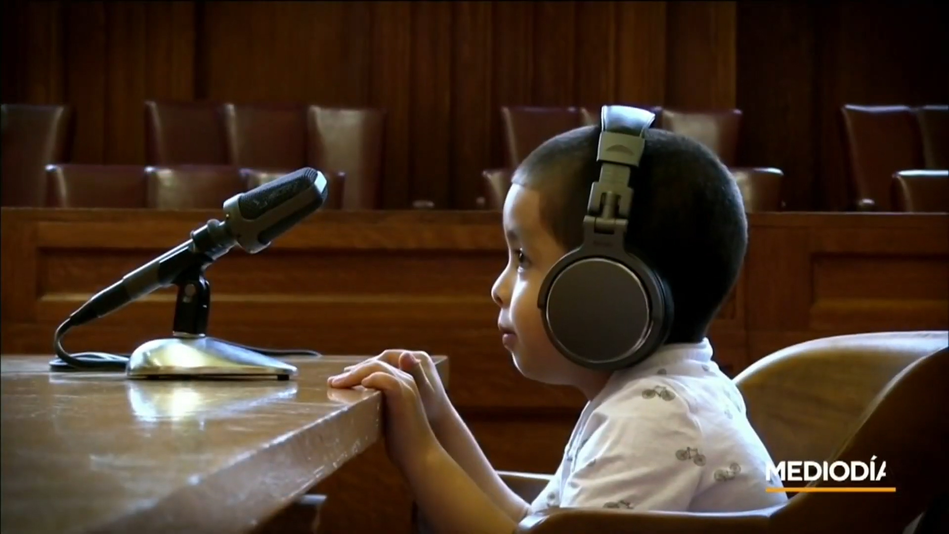 Niños De 3 Años Acuden Solos A Las Cortes De Inmigración.