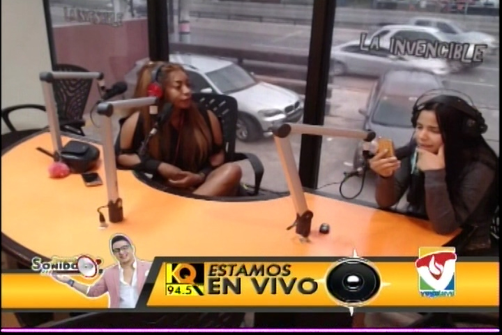 Comentando En La Cabina Sobre El Fuego De Karen Yapoort En Las Redes